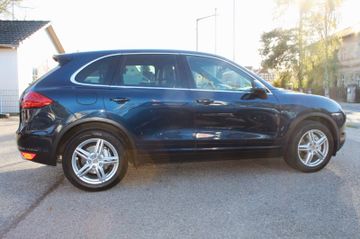 Porsche Cayenne - 5