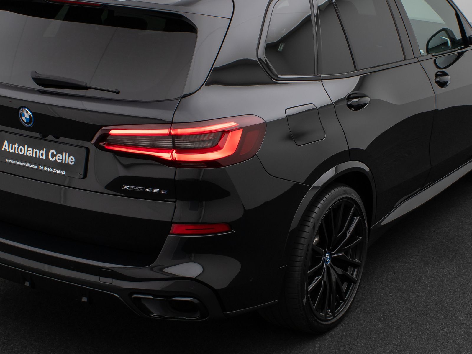 Fahrzeugabbildung BMW X5 xD45e M Sport Panorama Laser 360°HUD DAB HiFi