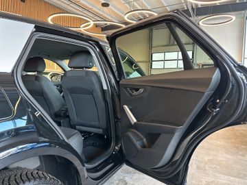 Audi Q2 30 TFSI S line *1. Hand*Klima*SHZ*Navi*BT*DAB