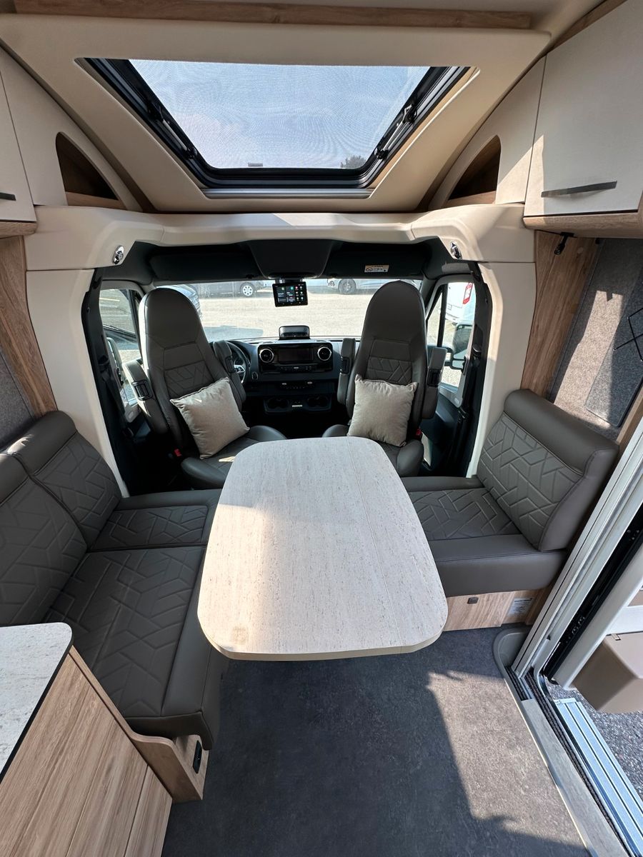 Fahrzeugabbildung Eura Mobil XTURA XT 686 EF *Sofort, GSRII, Leder Grau*