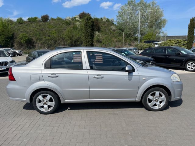 Chevrolet Aveo 1.4 LT Grau Schaltgetriebe