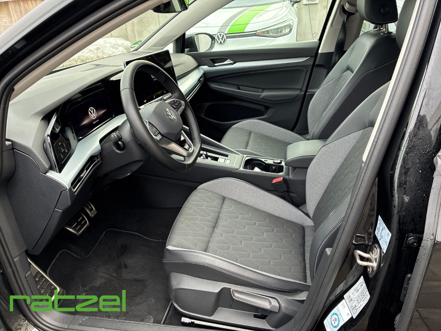 Fahrzeugabbildung Volkswagen Golf VIII Goal Life 1.5 l eTSI DSG AHK-el. klapp