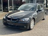 BMW 320d Aut. NAV/ LEDER/ PDC/ SITZHZG/ TÜV - BMW 320 aus 2007: Kombi, 320d