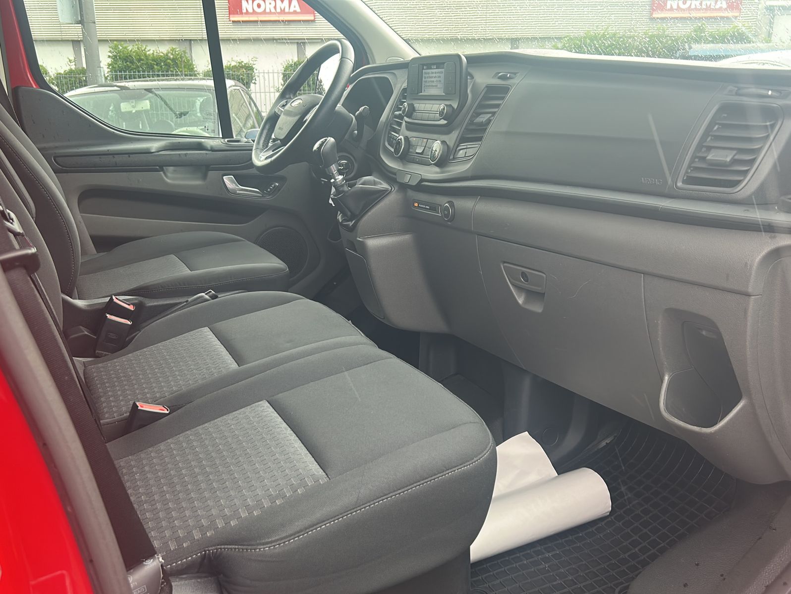 Fahrzeugabbildung Ford Transit Custom 320 L1 Trend