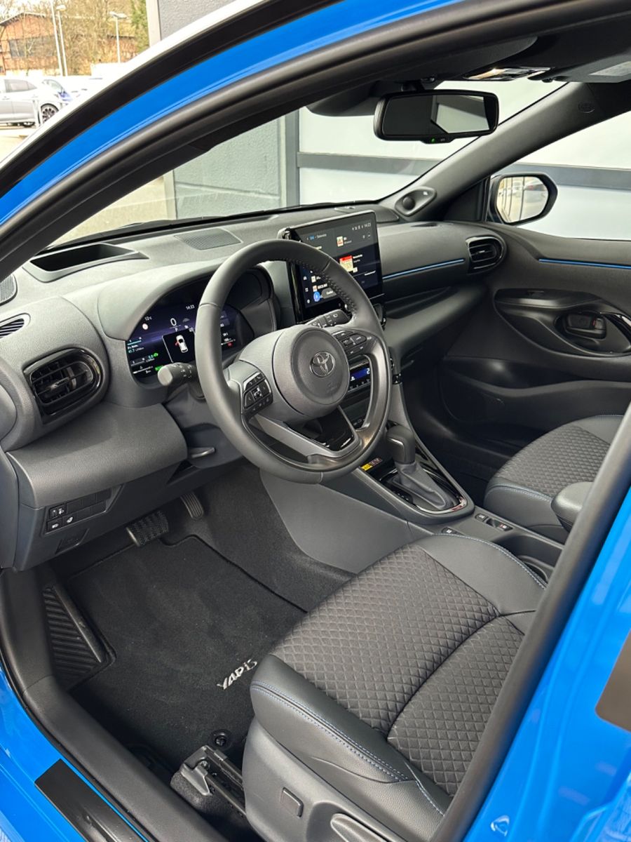 Fahrzeugabbildung Toyota Yaris 1.5 Hybrid Premiere Edition 130 PS