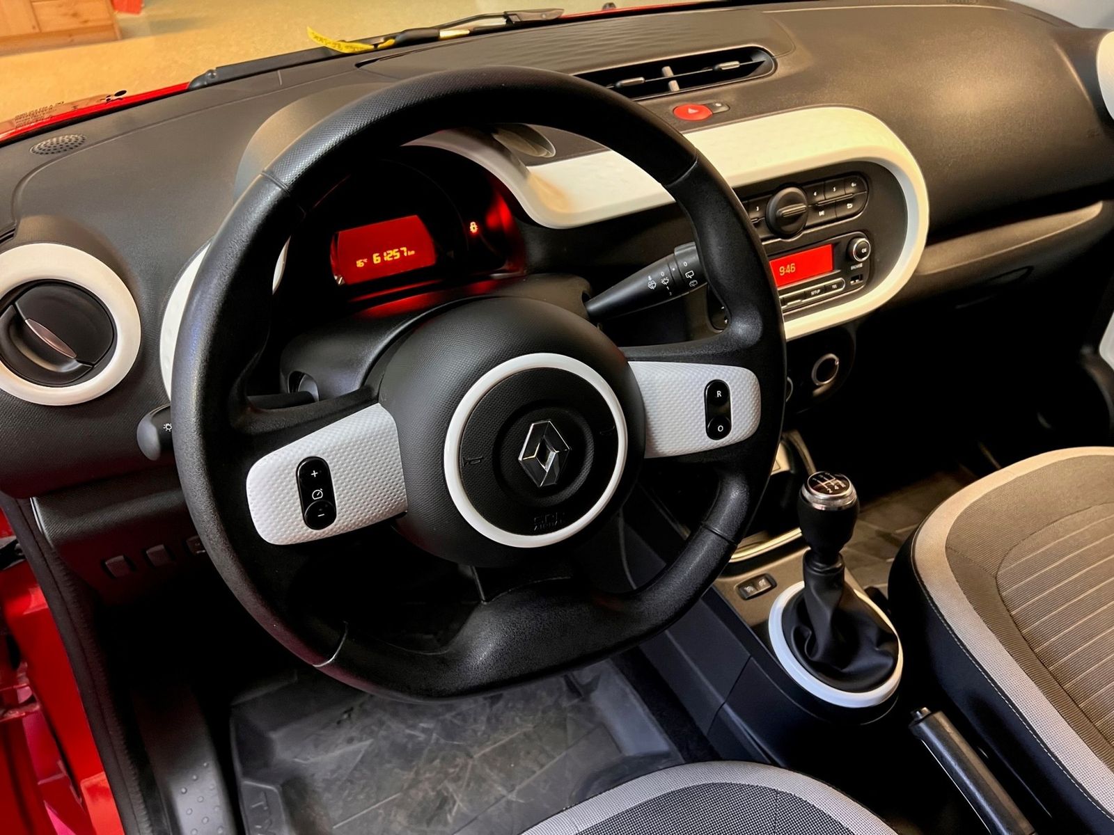 Fahrzeugabbildung Renault Twingo LIMITED SCe 75