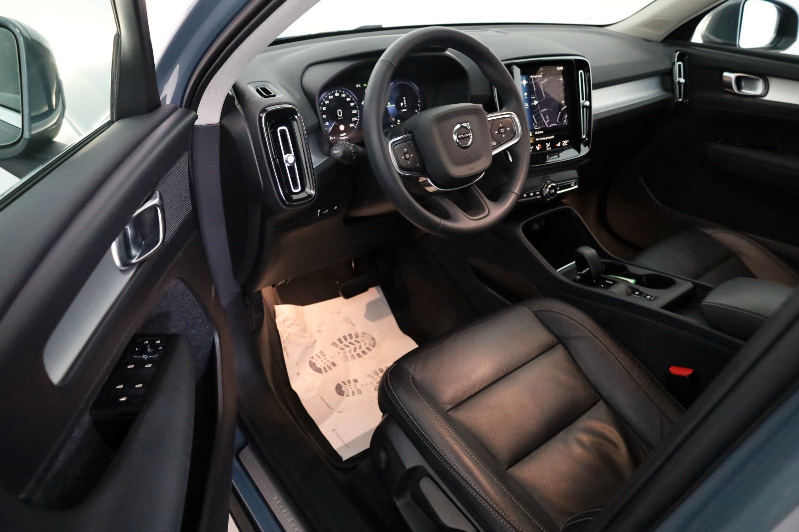 Fahrzeugabbildung Volvo XC40 T5 Inscription,Leder,Navi,SH,Kamera,ACC
