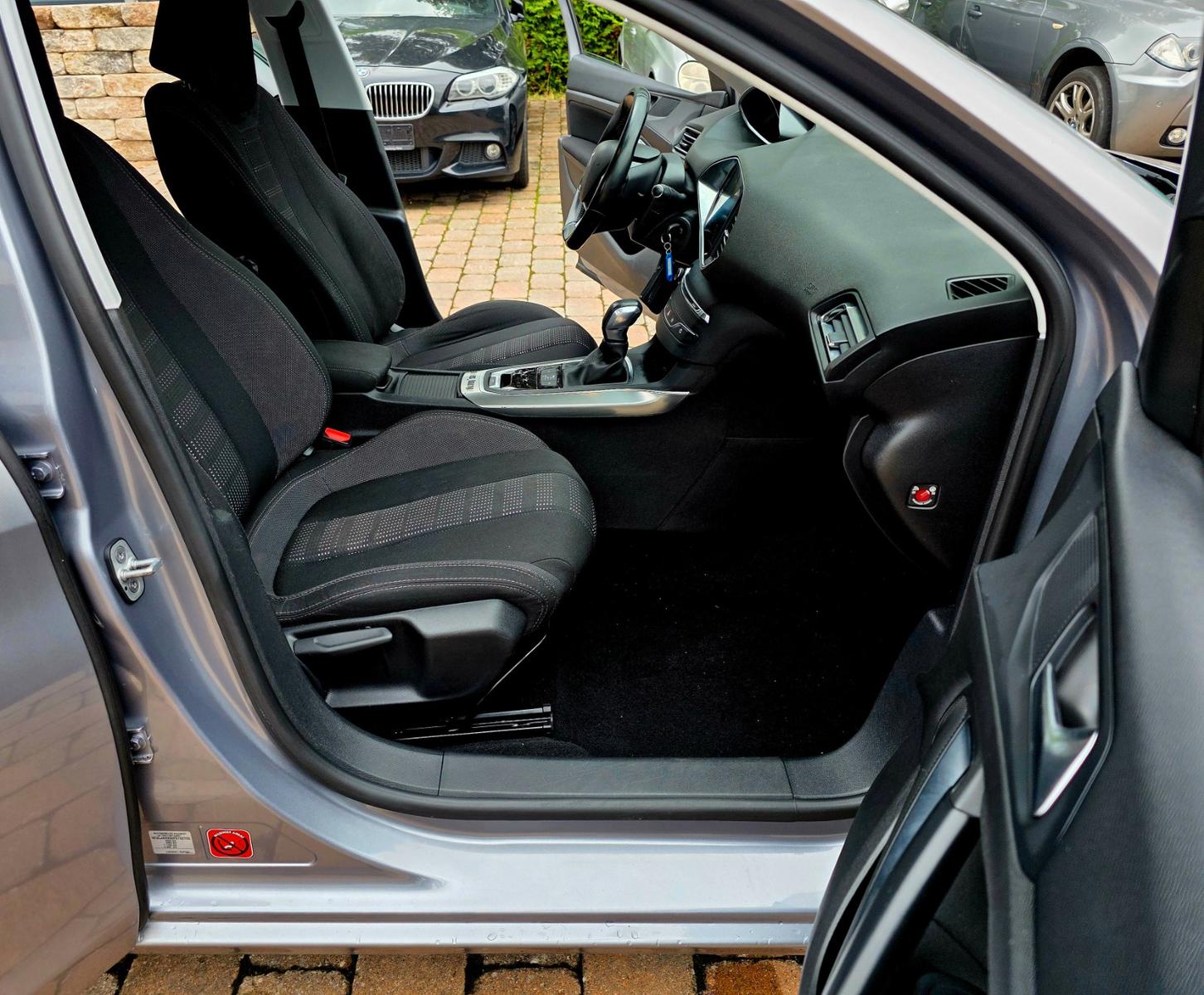 Peugeot 308 2015 — photo 20