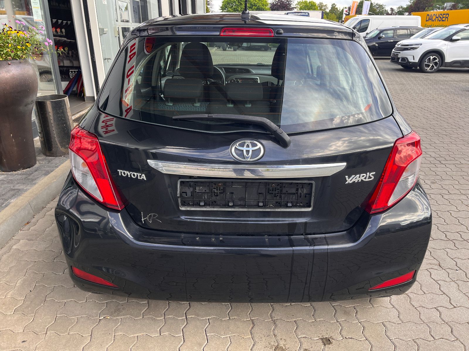 Fahrzeugabbildung Toyota Yaris Life Automatik / Frontschaden
