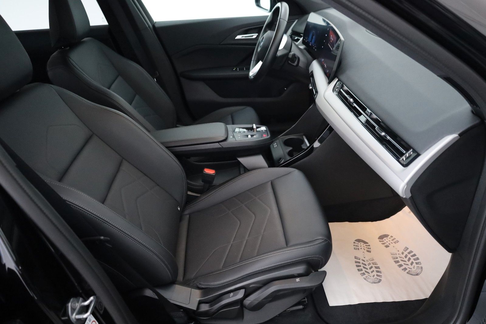 Fahrzeugabbildung BMW iX1 20 eDrive 68KWH Leder,Navi,LED,Parkassistent