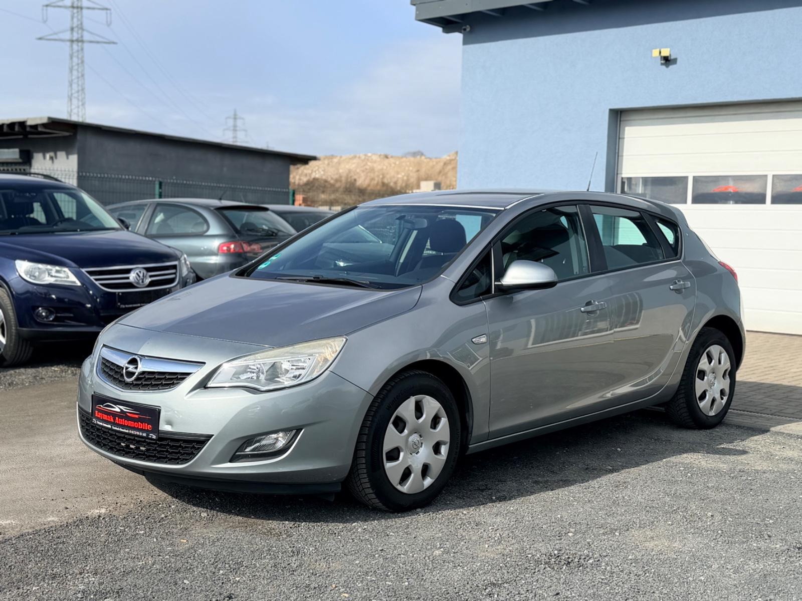 Opel Astra J Lim. 5-trg. Selection
