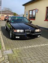 BMW E36 328i Coupé Automatik - BMW 328 mit Benzin-Antrieb: Coupe