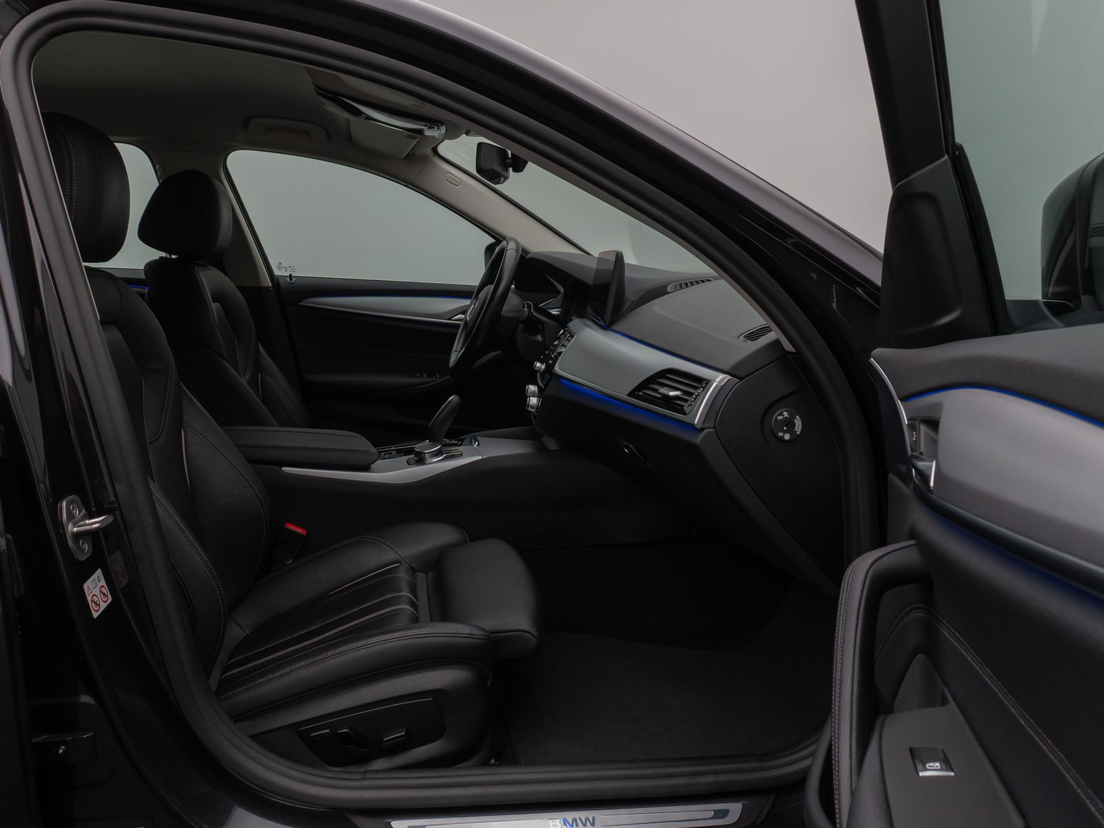Fahrzeugabbildung BMW 520d Kamera DAB CockPitPro Alarm Sport Leder LED