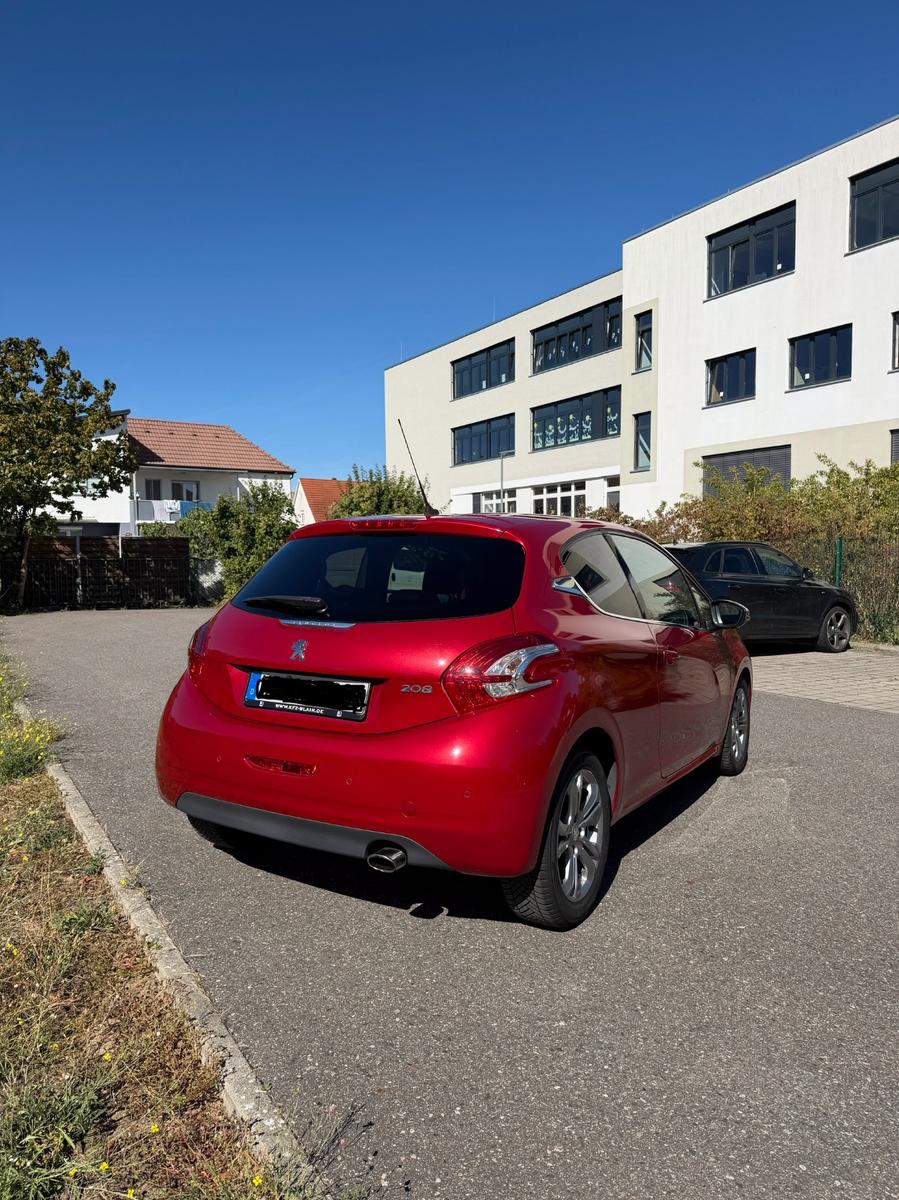 Peugeot 208 1.6 Allure 120 VTi Automatik 