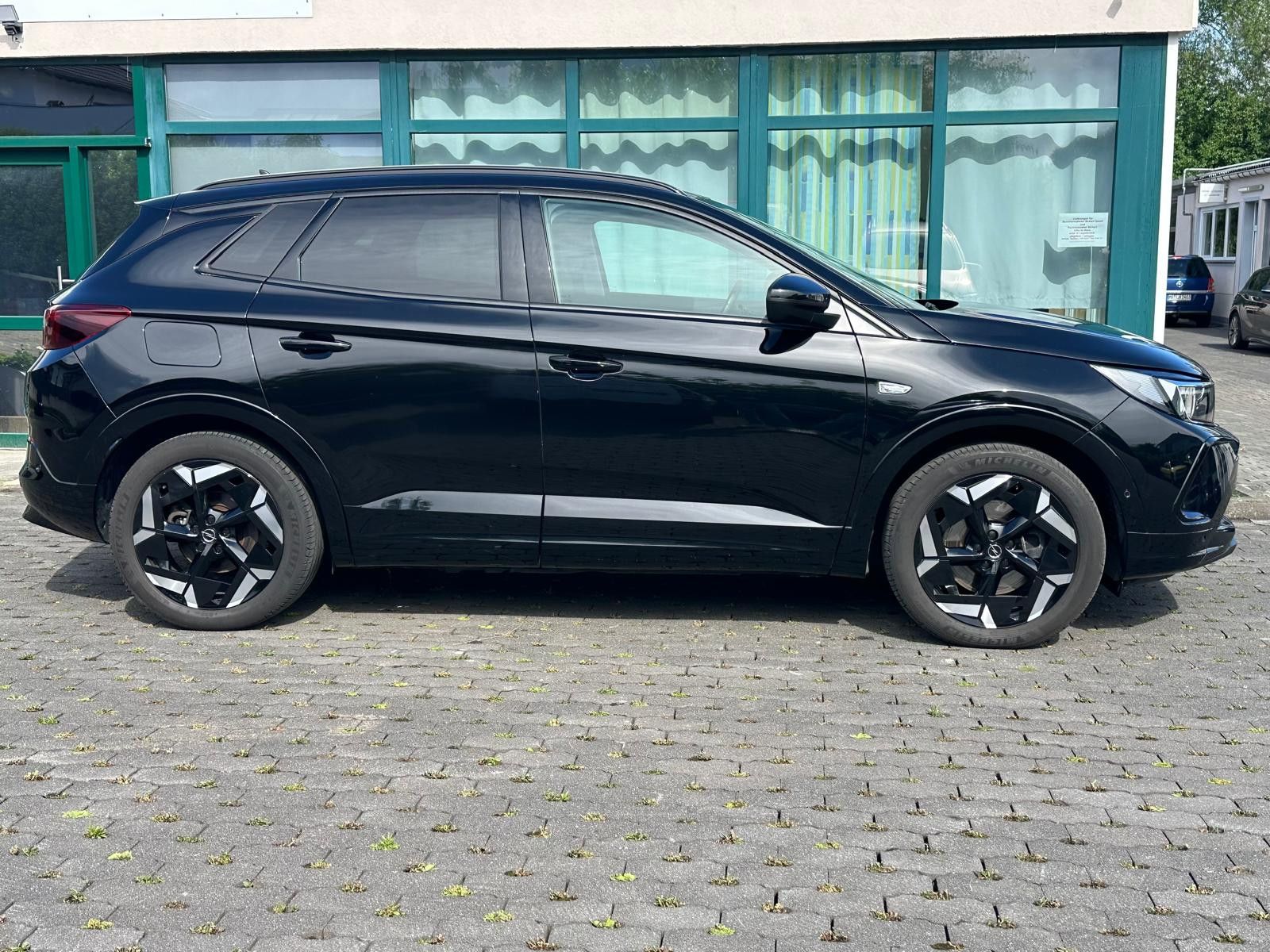 Fahrzeugabbildung Opel Grandland GSe PHEV 1.6 AWD+LED+360+SHZ+ACC+NAVI+