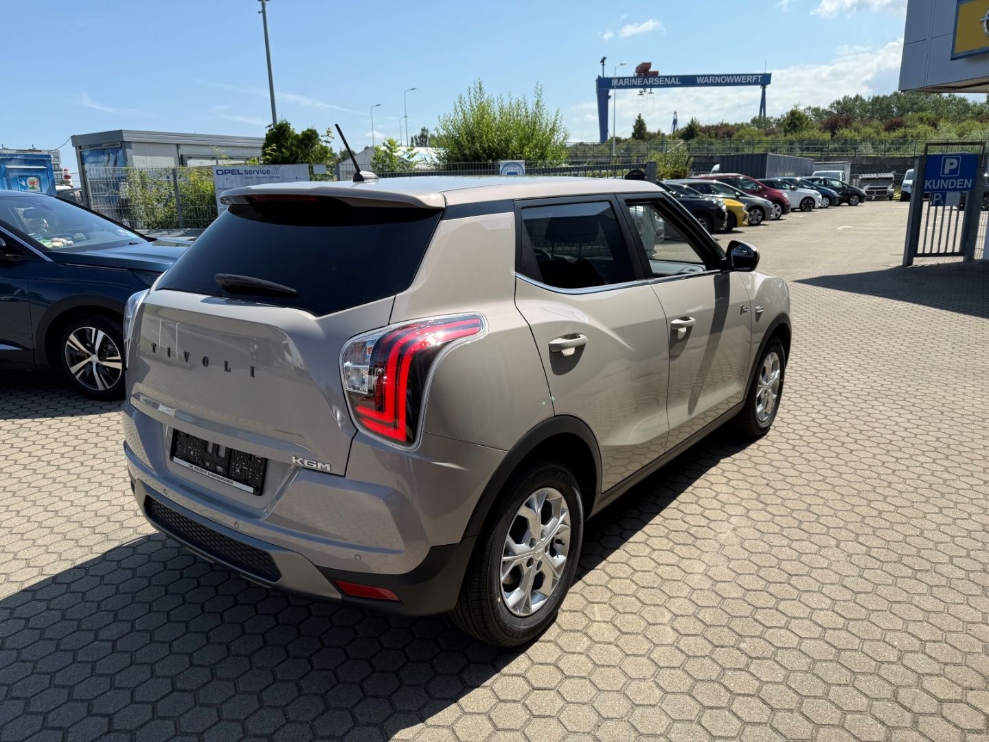 Fahrzeugabbildung KGM Tivoli Nomad 6/AT 2WD Sitzheizung+Rückfahrkamera