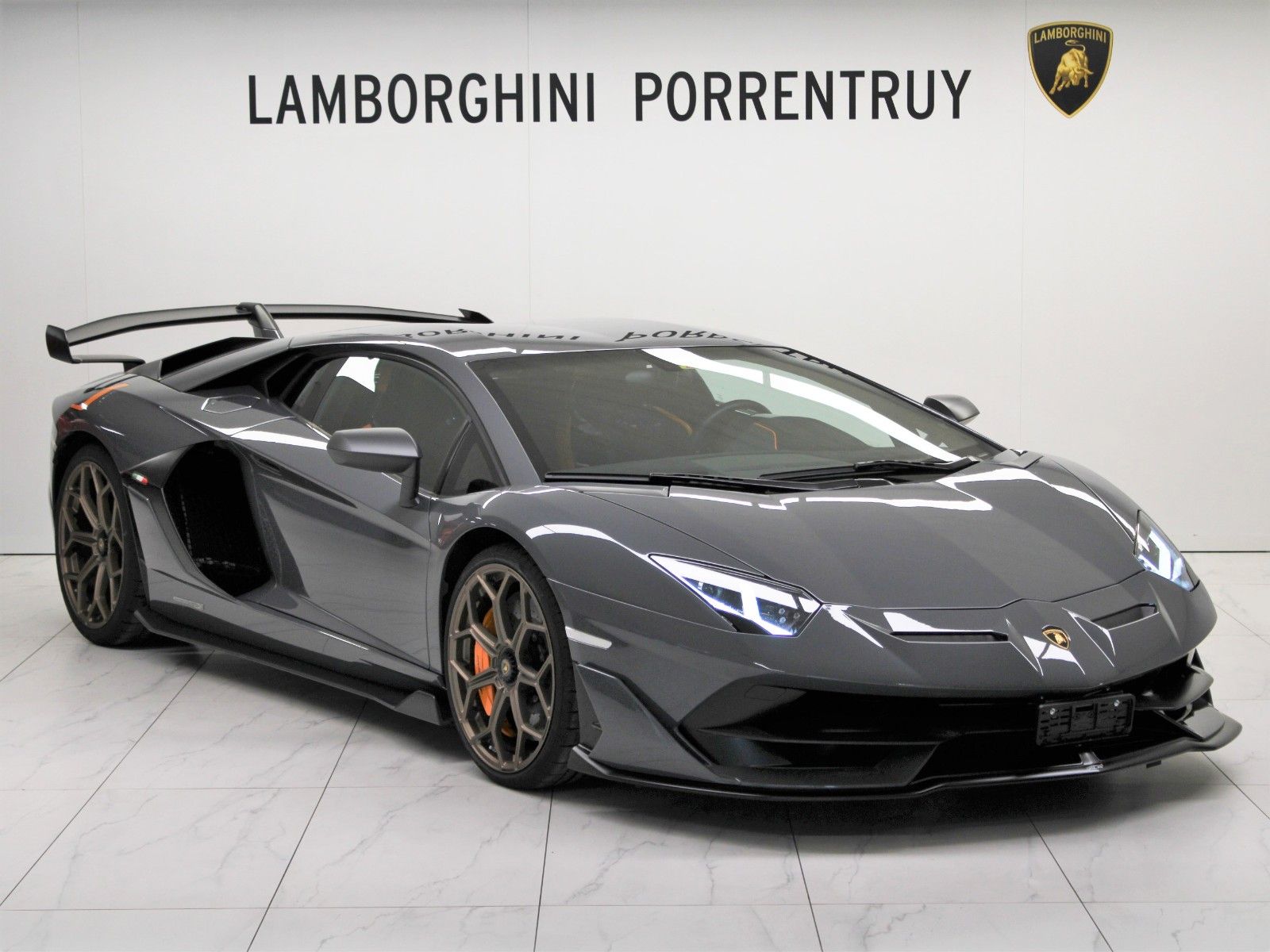 LAMBORGHINI Aventador