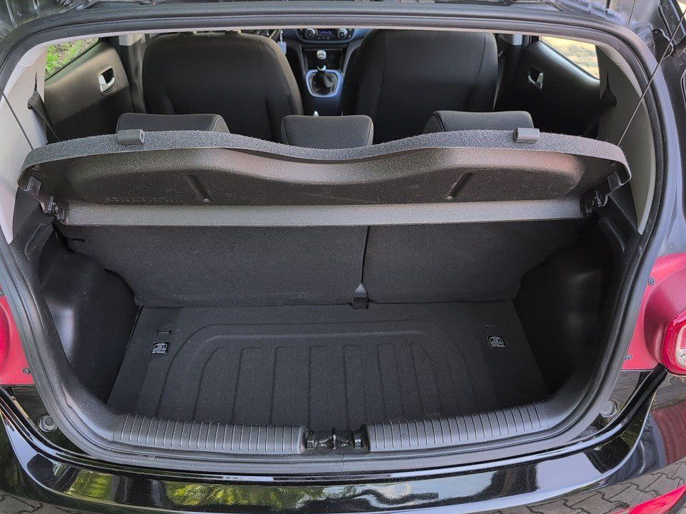 Fahrzeugabbildung Hyundai i10 1.2 CLASSIC 1HD GARANTIE SHZ+LHZ+KLIMAAT+PDC