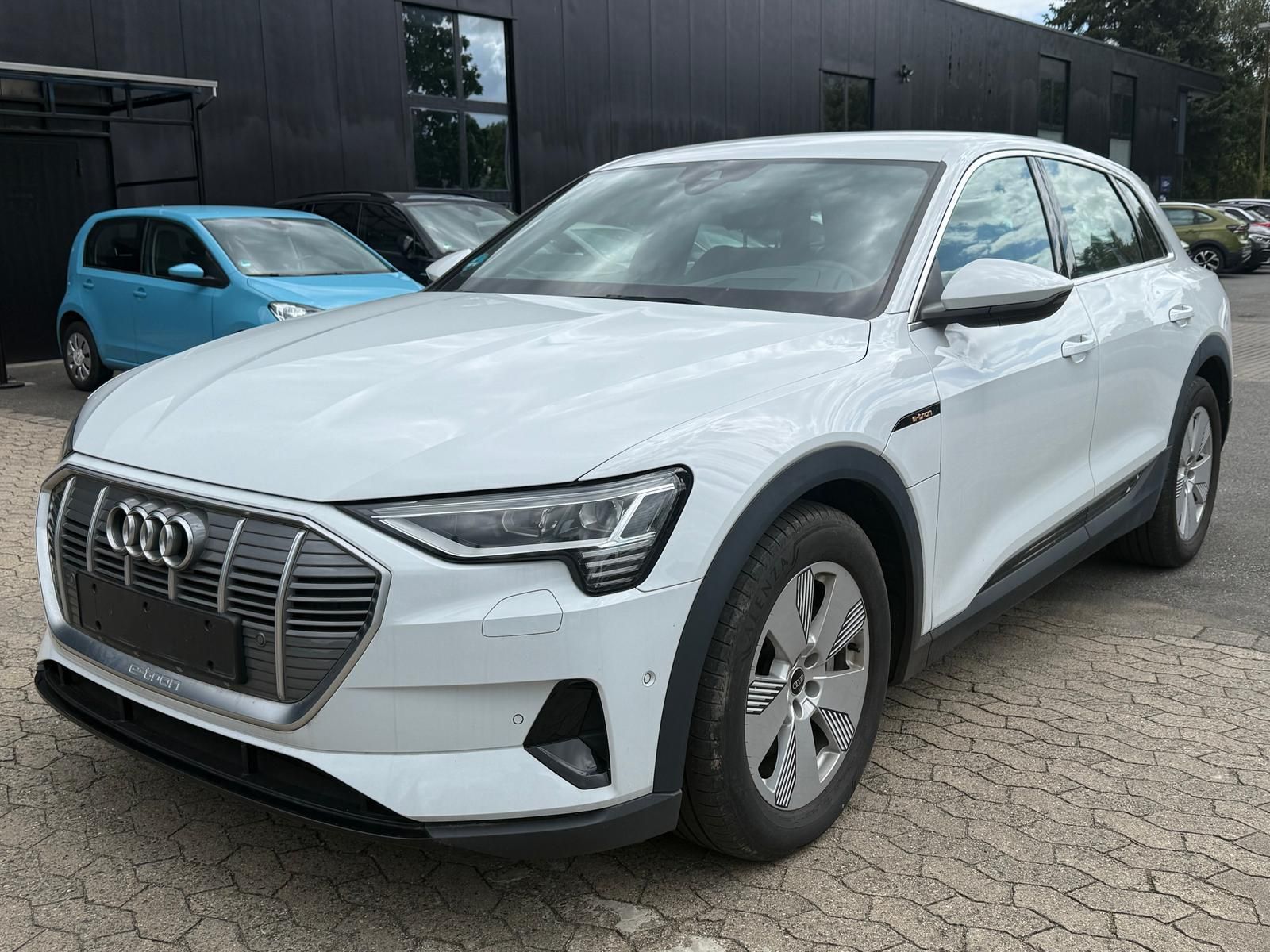 AUDI e-tron 55 quattro S LINE /HUD/VIRTUAL/SHZ/TEMPO/