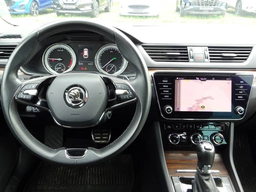 Fahrzeugabbildung SKODA Superb Combi 2,0 TDI 4*4 DSG Scout AHK