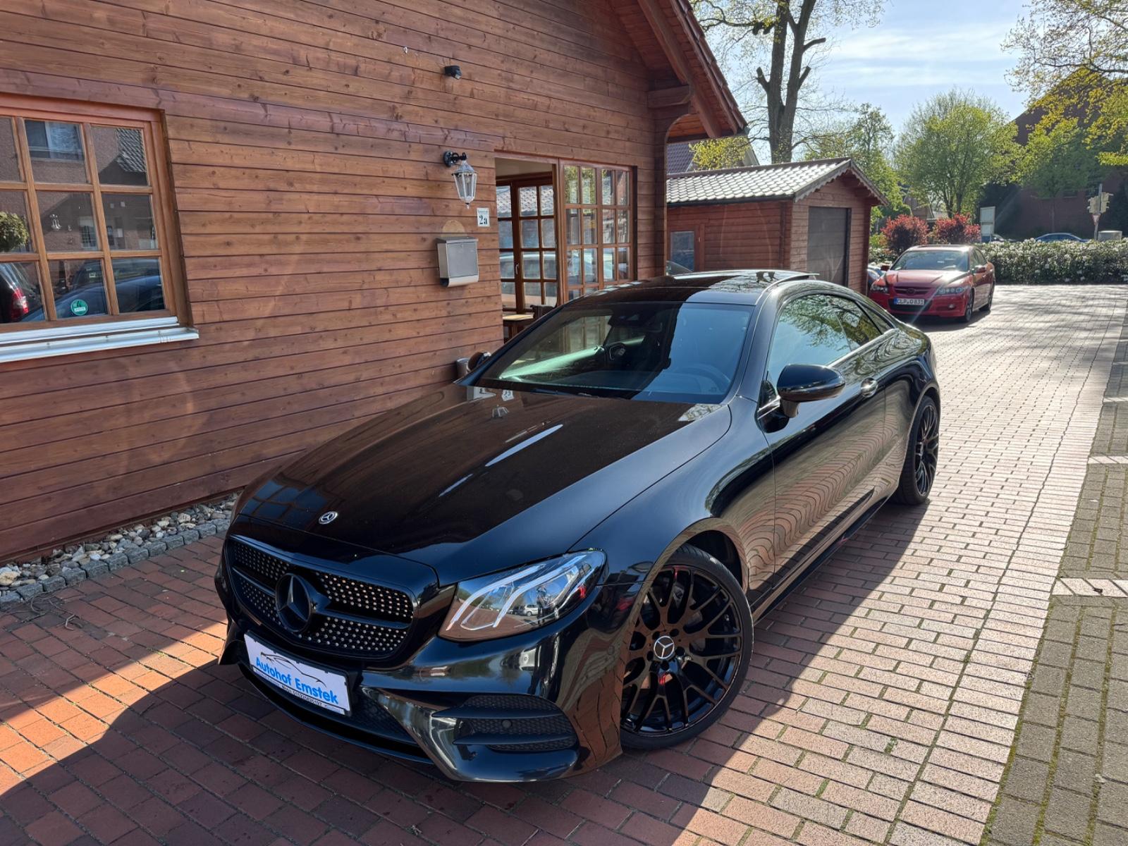 Mercedes-Benz E 220 *AMG Line*Widescreen*Voll Leder*Pano*