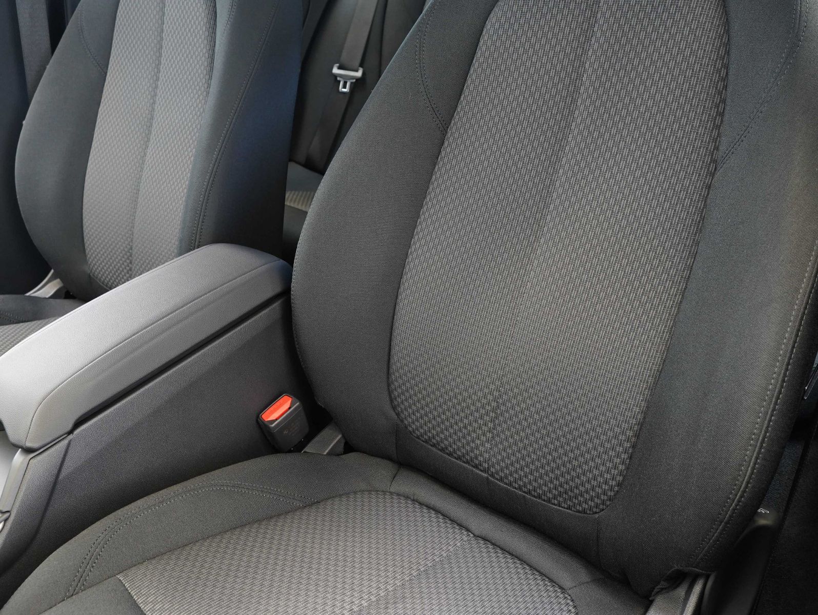 Fahrzeugabbildung BMW 120 d Advantage LED/NAVI/DRIVING-ASSISTANT