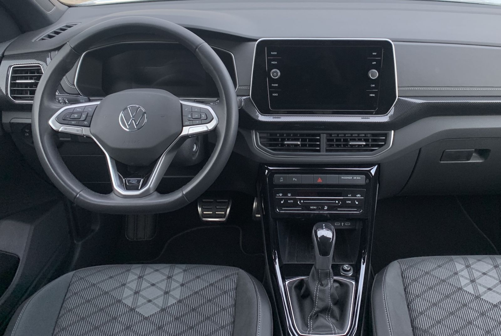Fahrzeugabbildung Volkswagen T-Cross 1.5 TSI*R-Line*IQ.LIGHT*AHK*Cam*Digital*