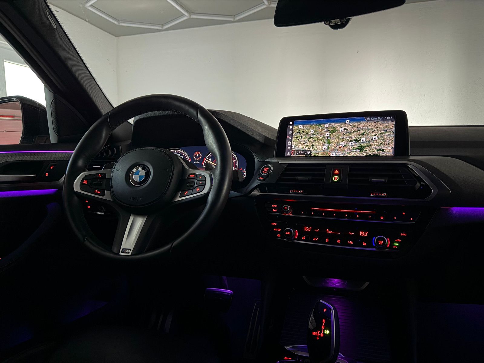 Fahrzeugabbildung BMW X4 xDrive 30 i M SPORT/LED/ NAVI PROF/HuD/1.HAND