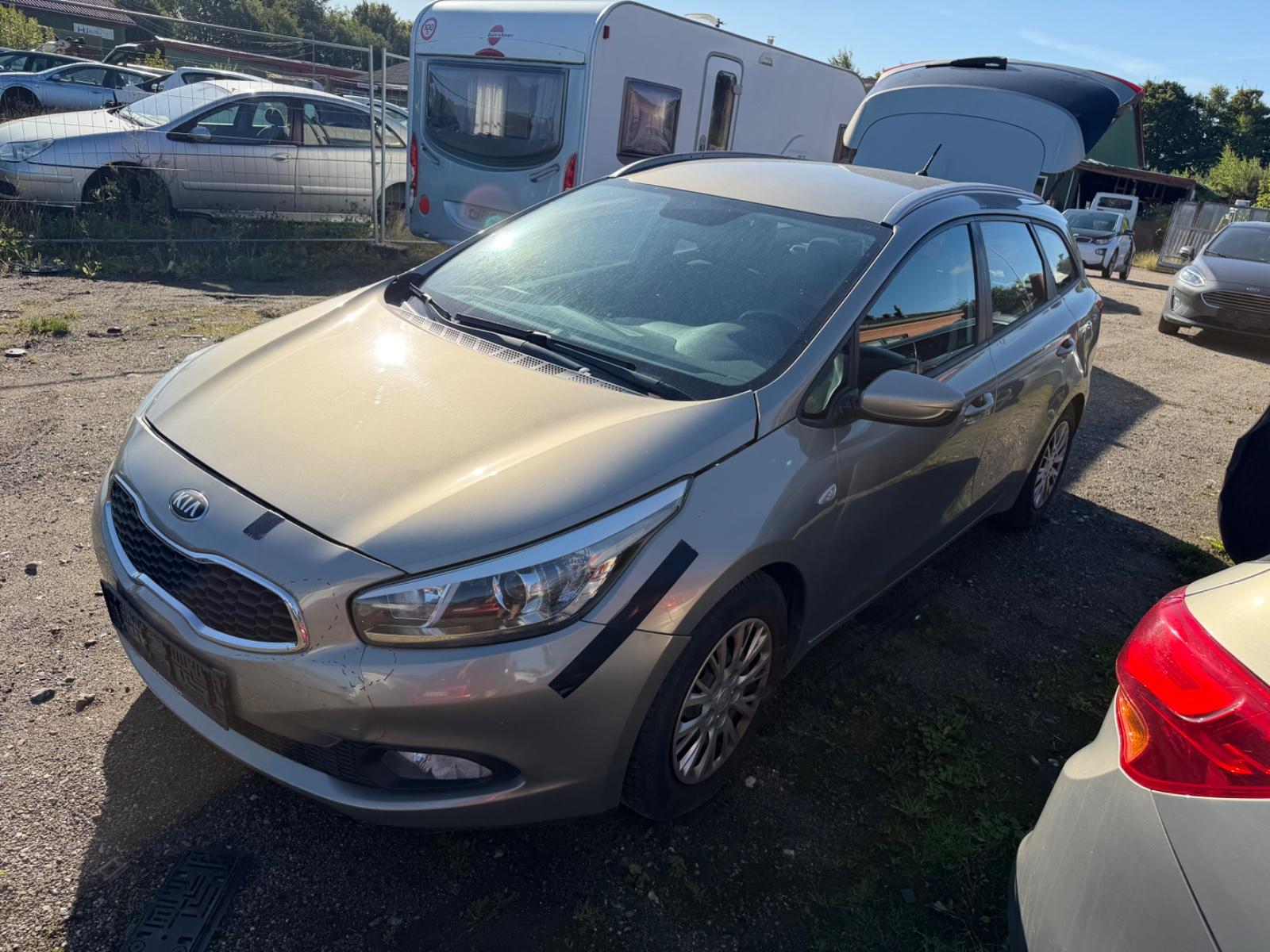 Kia cee'd 2013 — photo 12