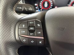 Fahrzeugabbildung Ford Focus Turnier ST - LED*HUD*19"LM*Pano*Kamera*B&O