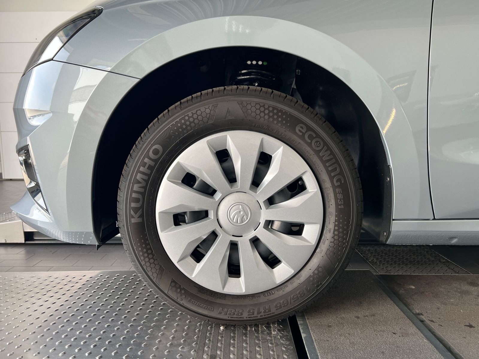 Fahrzeugabbildung SKODA Fabia  Selection 1.0 MPI *Climatronic, LED, Einp