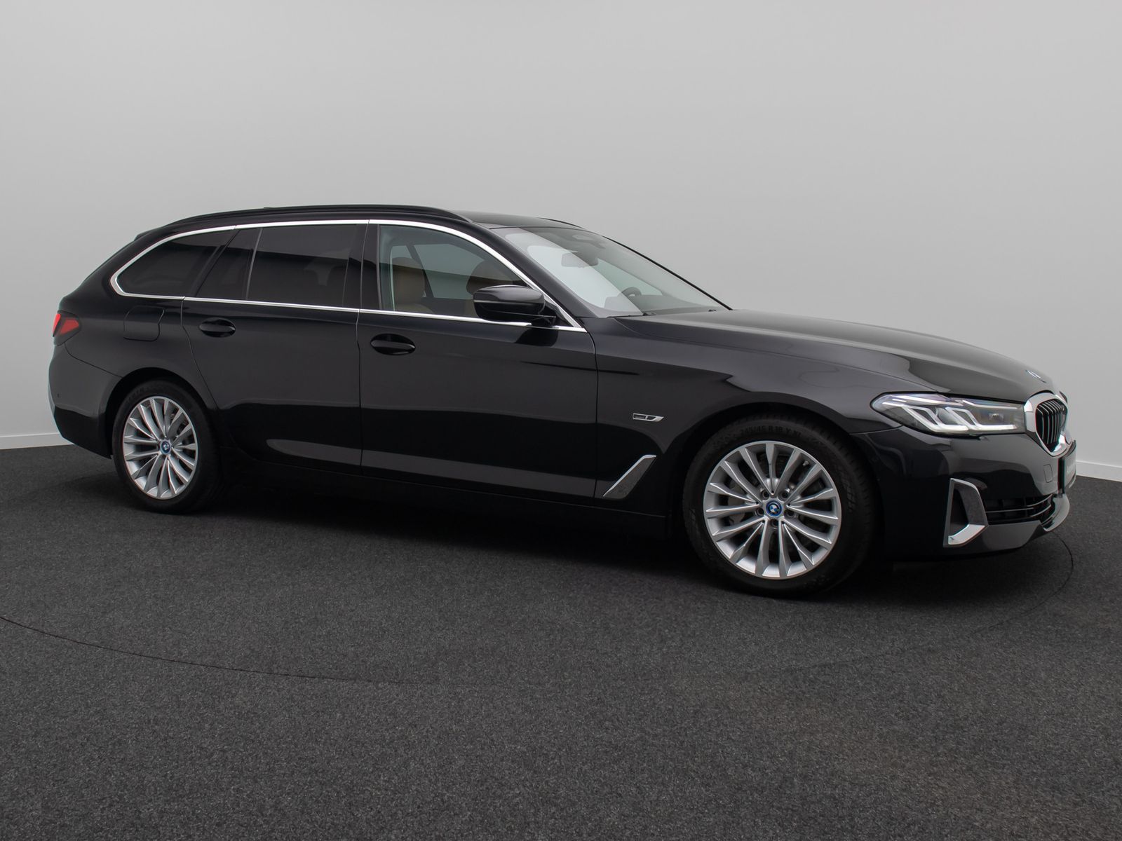 Fahrzeugabbildung BMW 530e Luxury Line Panorama Kamera Laser HUD DAB