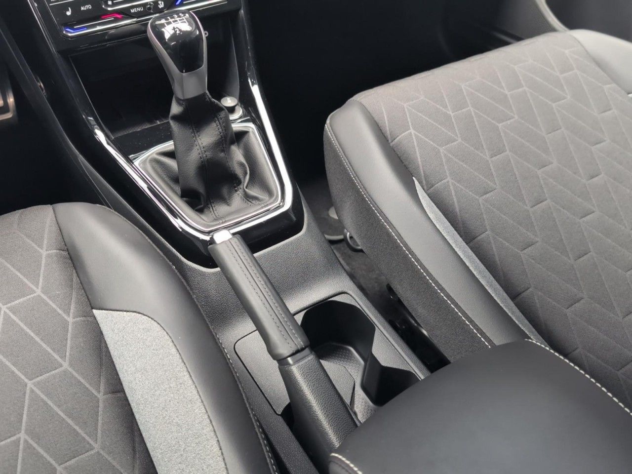 T-Cross MOVE 1.0 TSI Klima Navi Einparkhilfe