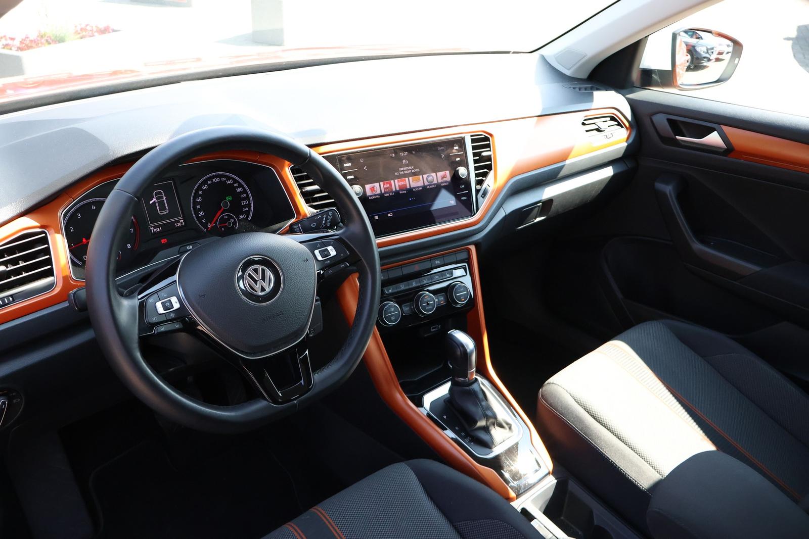 Volkswagen T-Roc 1.5 16V TSI Basis LED Sitzheizung DAB PDC