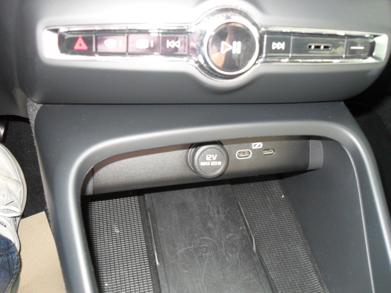 Fahrzeugabbildung Volvo XC 40 B4 Core