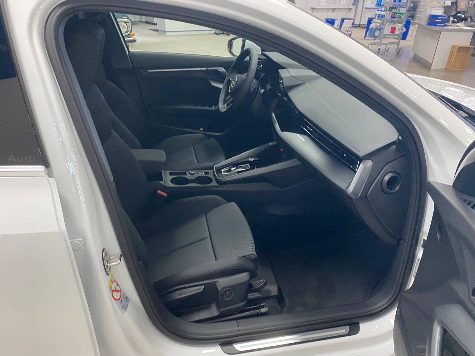 Fahrzeugabbildung Audi A3 35 TFSIadvanced Sportback+ACC+KAMERA+18 ZOLL+