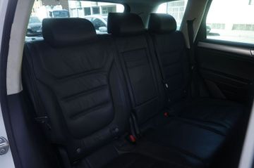 Volkswagen Touareg - 12