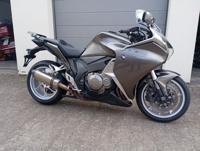 Honda VFR1200F *Koffer*