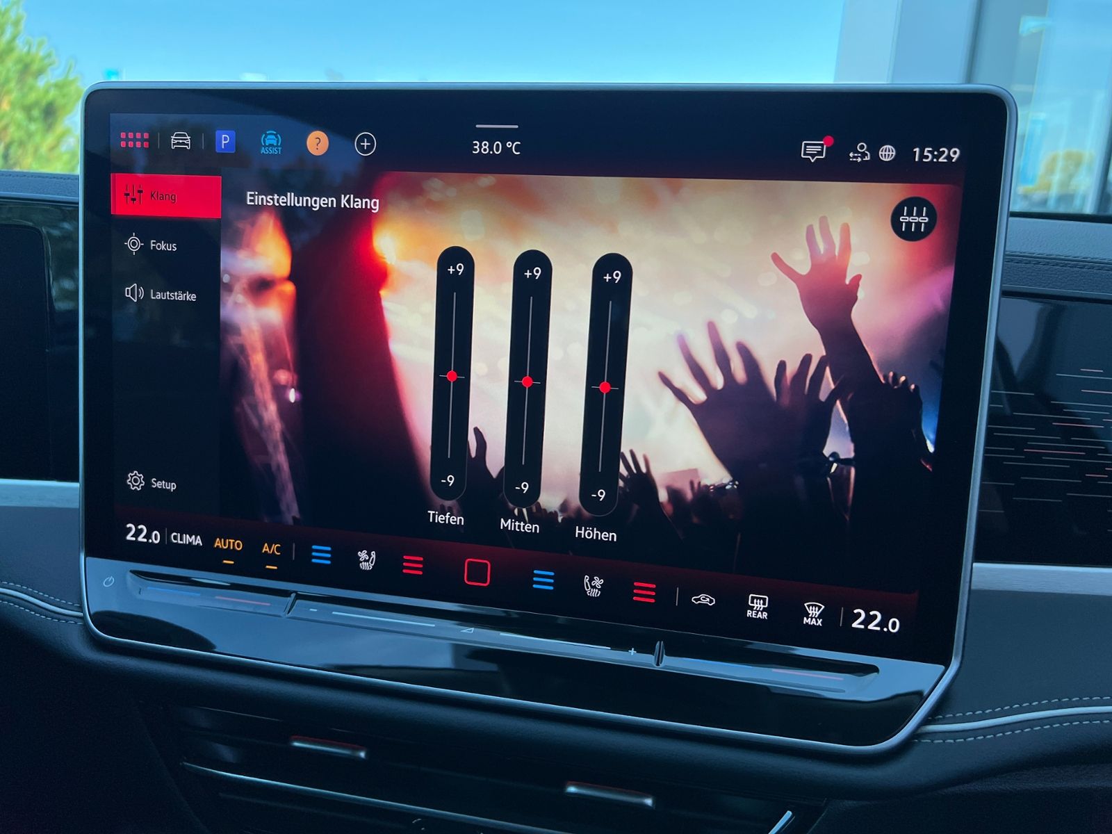 Fahrzeugabbildung Volkswagen Passat Variant Elegance 1.5 eTSI DSG *AHK,IQ-Lig