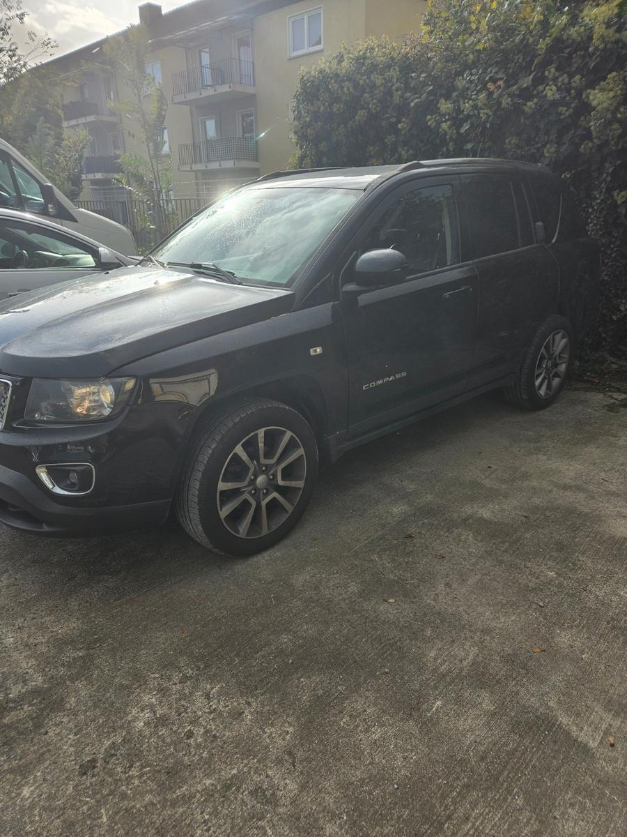 Jeep Compass 2014 — rear view