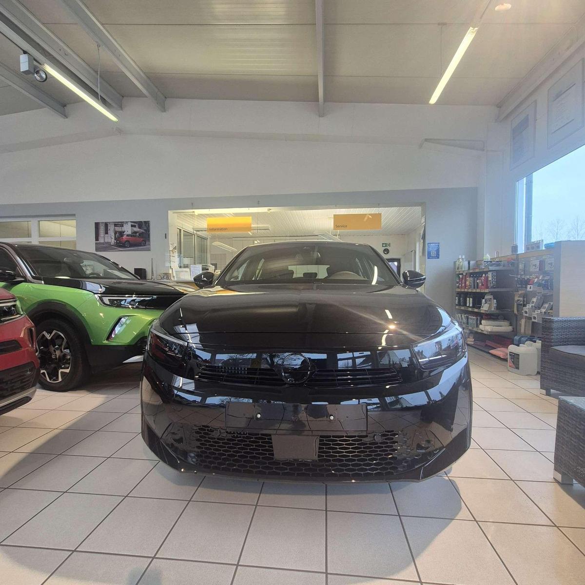 Opel Corsa GS mit Anhängekupplung