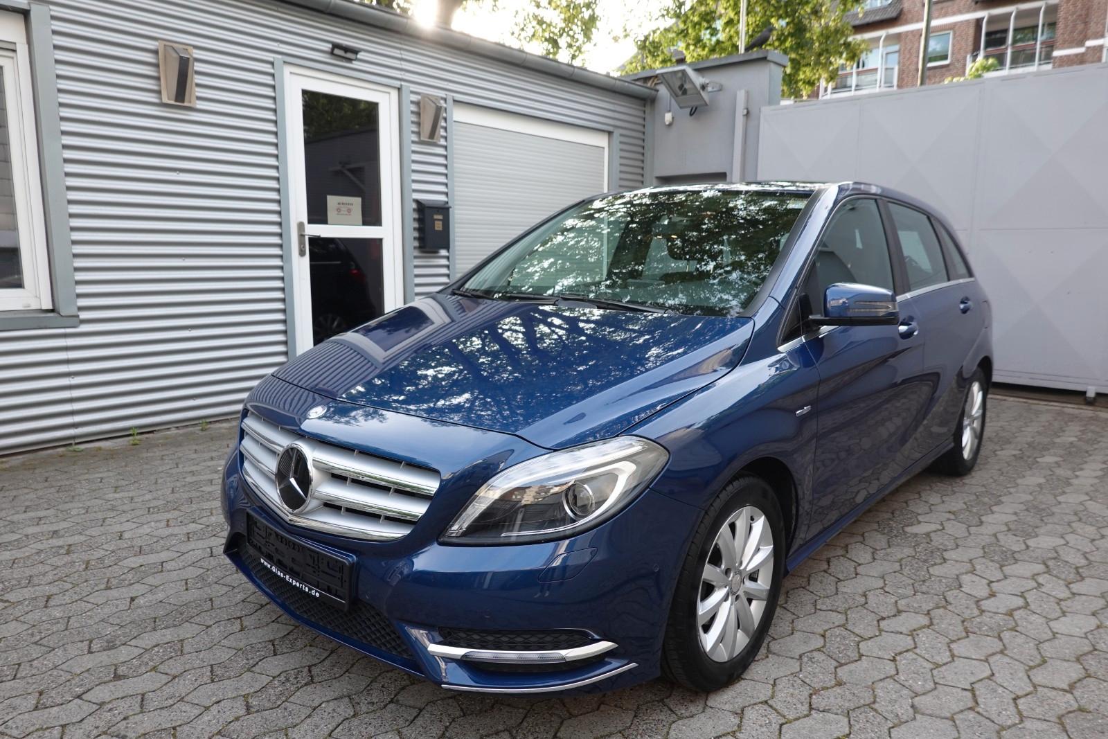 Mercedes-Benz B 180 Bi-Xenon Scheckheft Navi PDC
