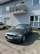 BMW e90 325i - BMW 325 in Leverkusen