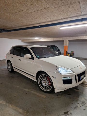 Porsche Cayenne GTS 957