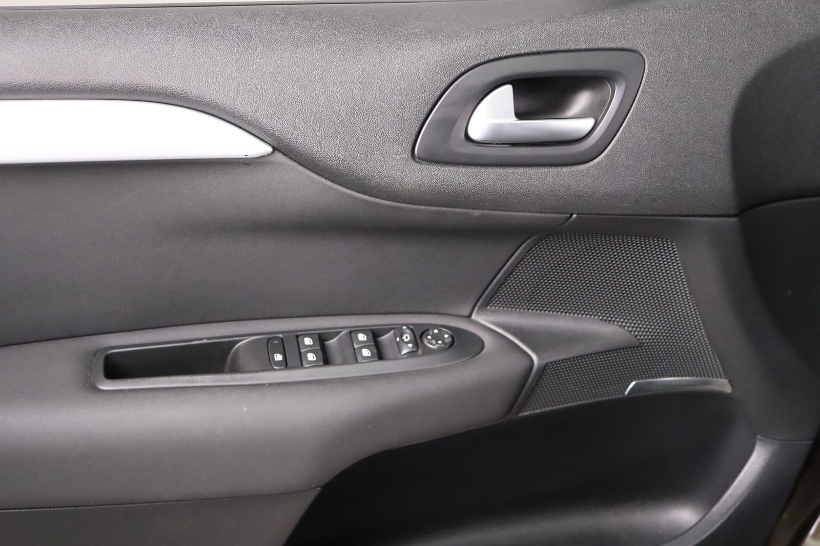 Fahrzeugabbildung Citroën C4 1.6 * HU 03.2028 * Selection