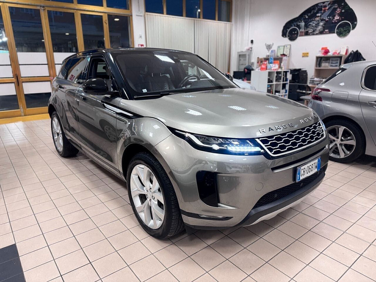 Land Rover Range Evoque 2.0D I4-L.Flw 150 CV R-D imagem 3