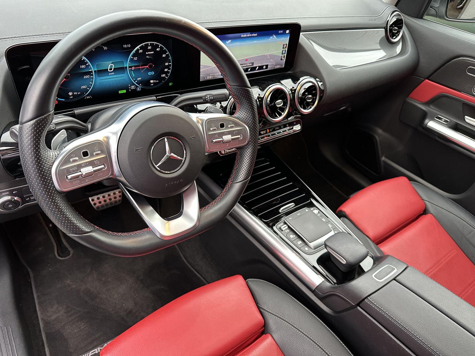 Fahrzeugabbildung Mercedes-Benz GLA 250e AMG-Line NAV+LED+PANORAMA+WIDESCREEN+SH