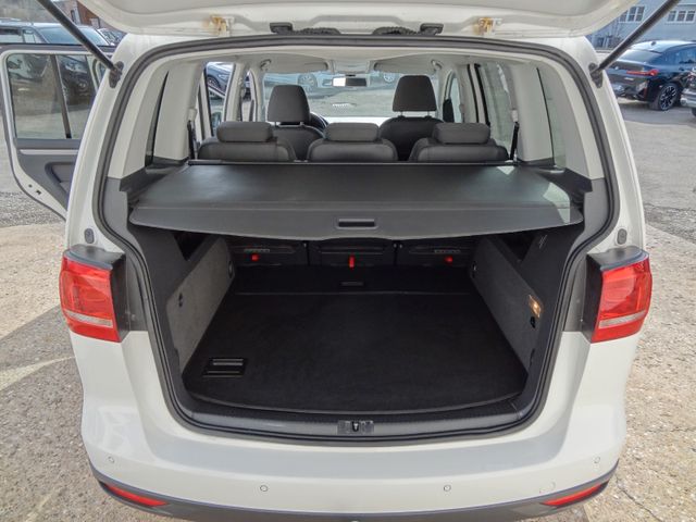 Fahrzeugabbildung Volkswagen CrossTouran/2.Hd/AHK/SitzH/140PS/PDC/Bi-Xenon/