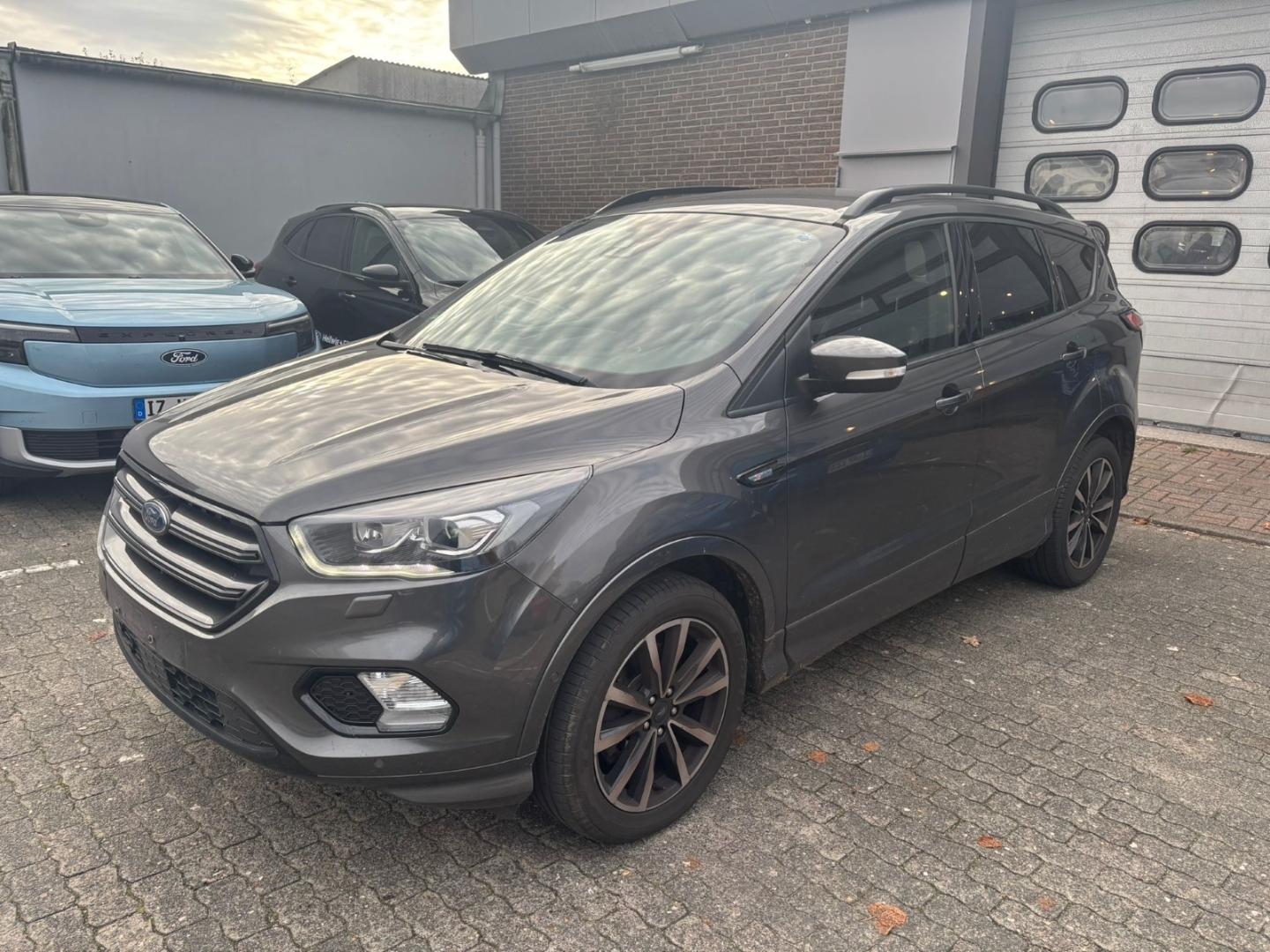 Ford Kuga ST-LINE NAVI / ACC /  XENON / PDC / KAMERA 
