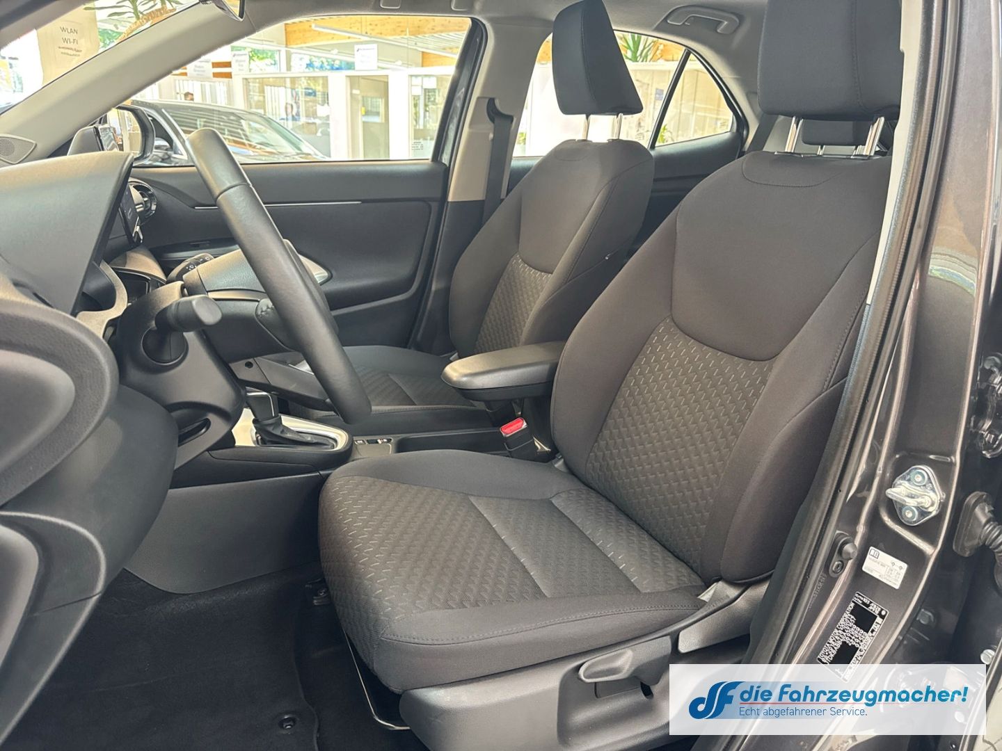 Fahrzeugabbildung Toyota Yaris Cross Hybrid FWD Comfort ACC DAB Spurhalte